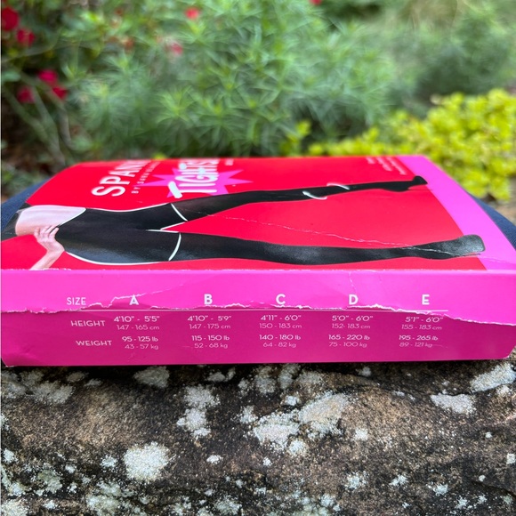 NWT Spanx Navy Size D Luxe Leg Tights Fits 5 to 6 ft 165-220lbs Built in shape - Picture 2 of 3